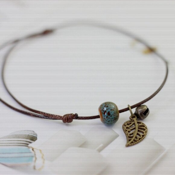 Bohemian Ankle Bracelet with Leaf Pendant - Picture 2 of 4